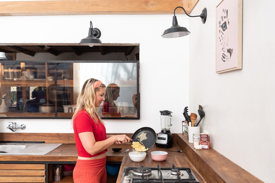 Shared fridge, cookware/dishes/utensils