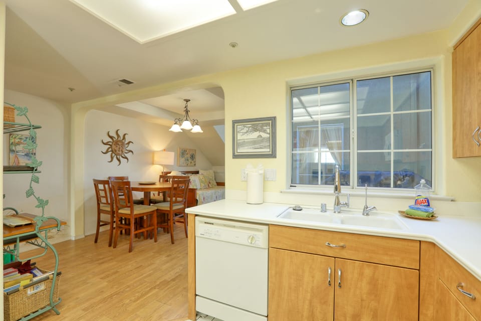 160 Ocean View Kitchen - 160 Ocean View Kitchen