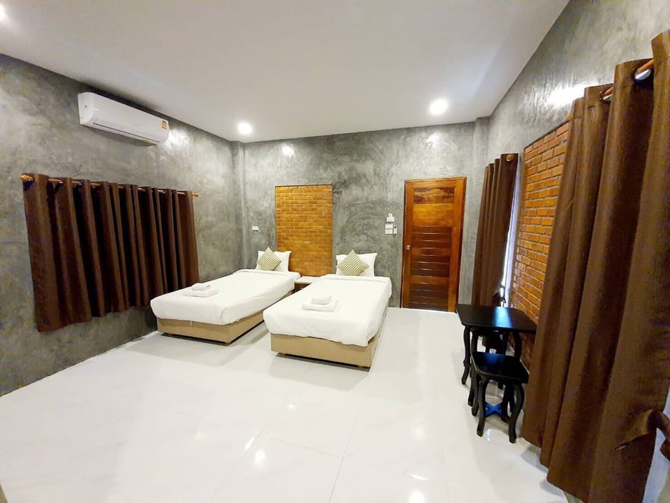 Deluxe Twin Room | Free WiFi