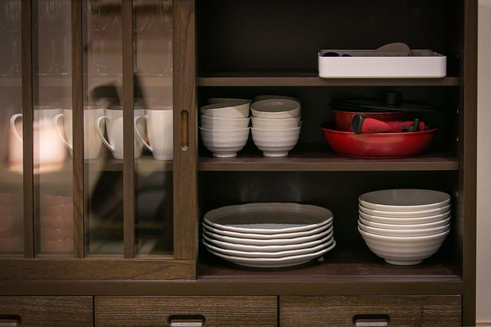 House 8 Guests Room, GN-1 | Private kitchen | Fridge, microwave, stovetop, electric kettle
