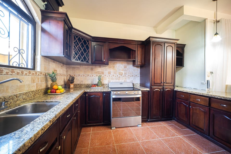 Fully equipped kitchen.