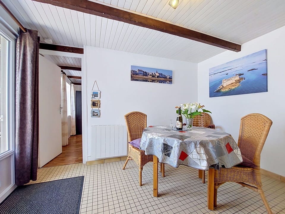 Wood, Furniture, Floor, Flooring, Interior Design, Ceiling, Door, Room, Apartment, Chair