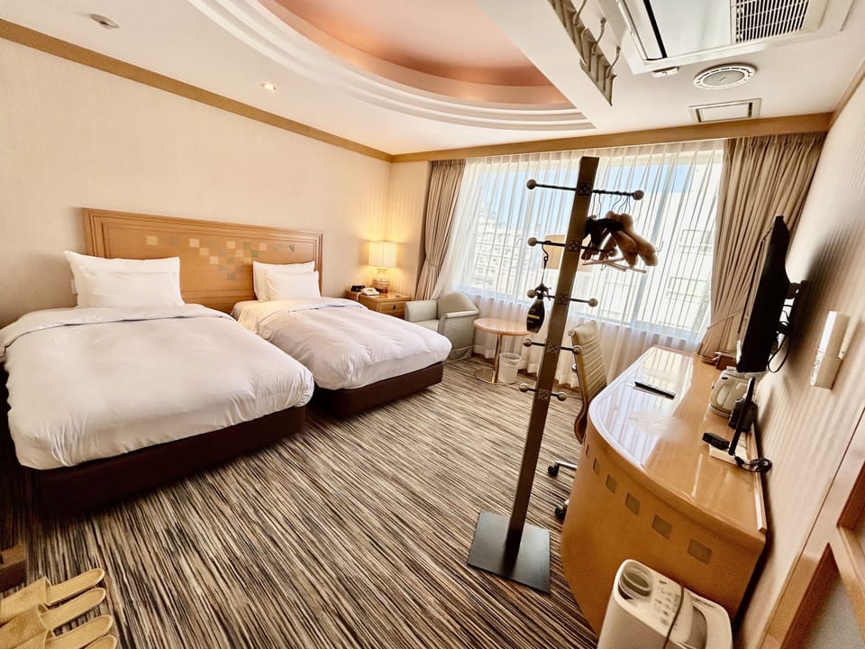 Twin Room | In-room safe, individually decorated, individually furnished, desk