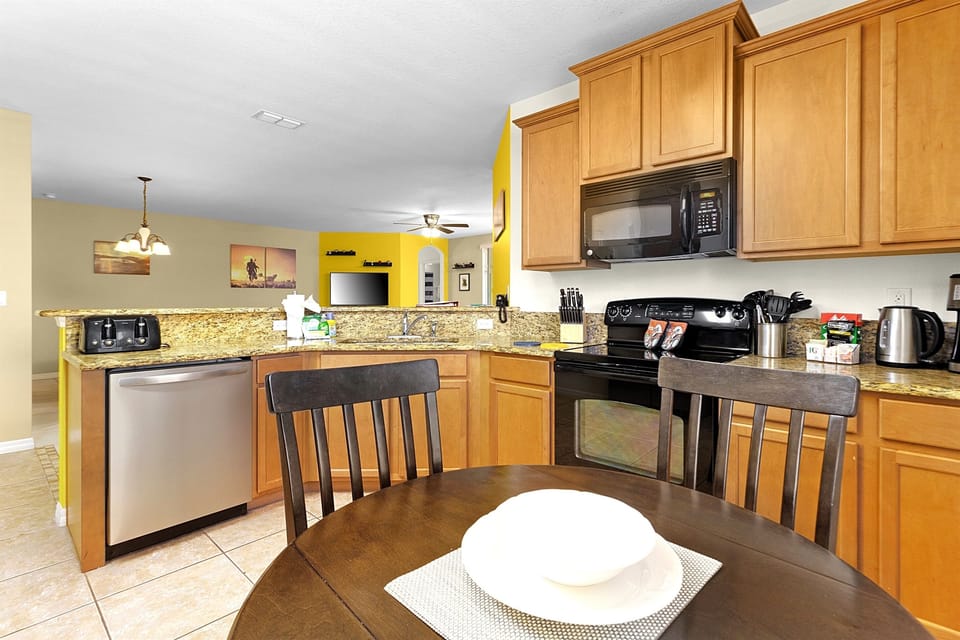 Granite countertop and new stainless fridge and dishwasher!