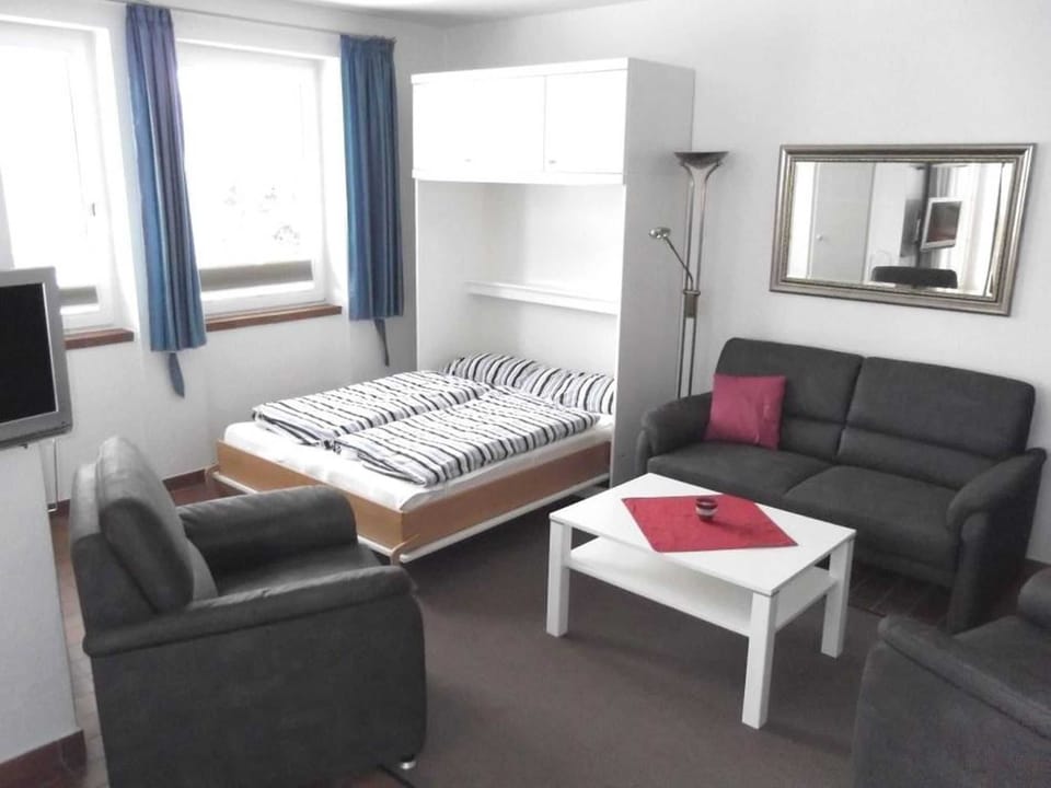 Haus Strandglück, Ginsterweg 3a EG Apartment in Nordfriesland