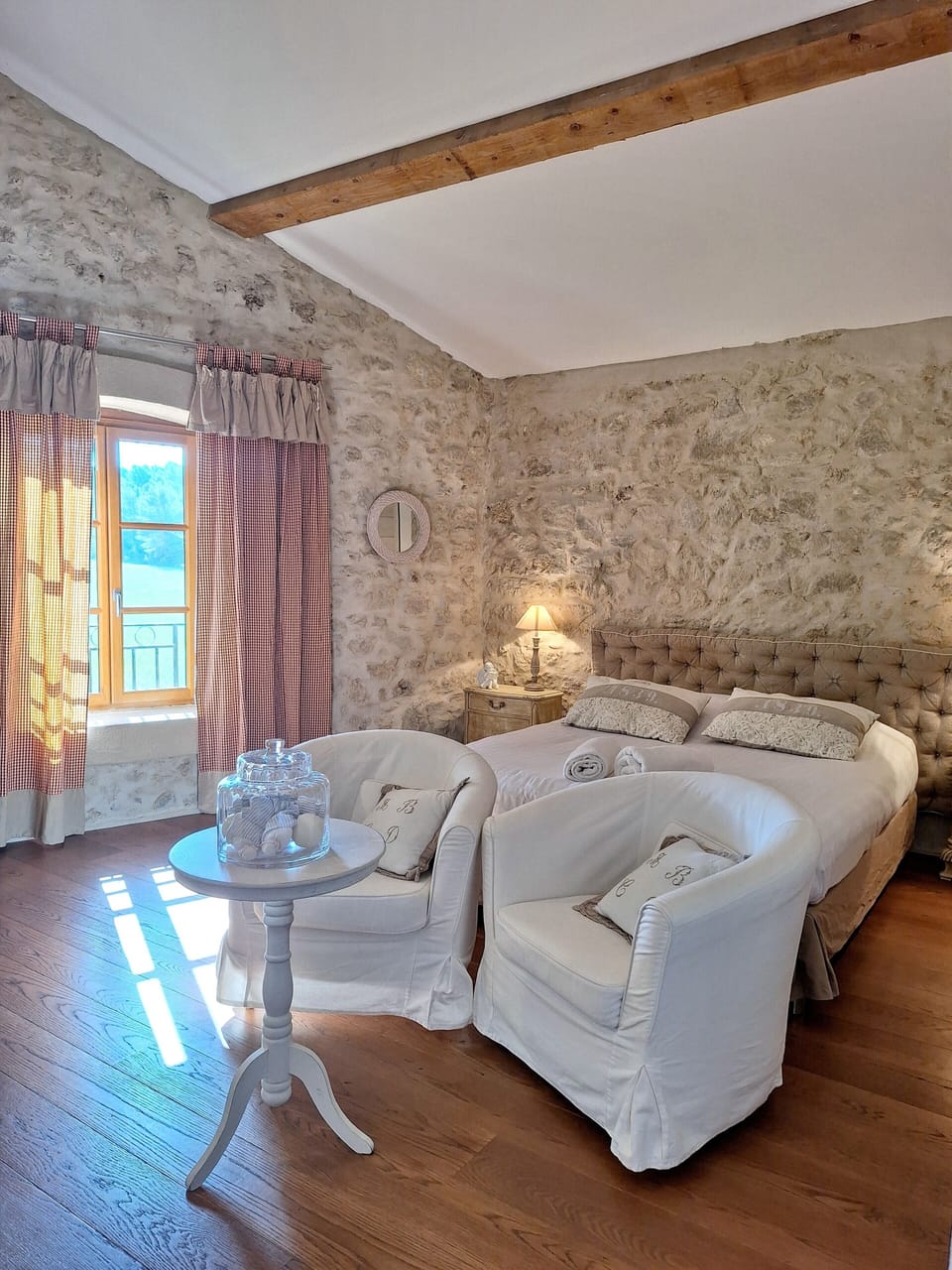 Suite Romance | Premium bedding, individually decorated, individually furnished