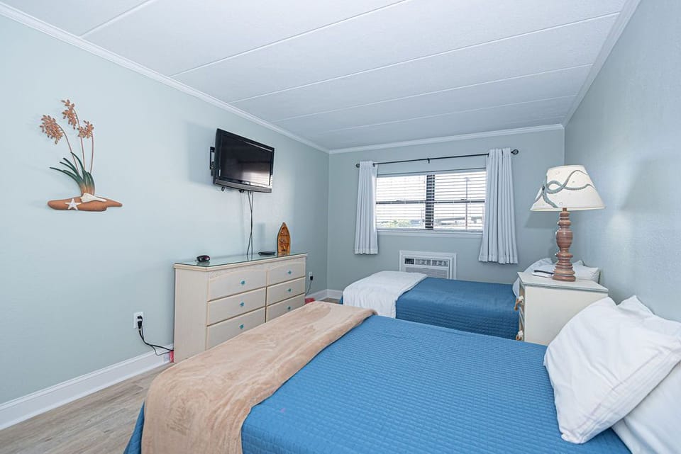 Oceanwalk 208- Bedroom