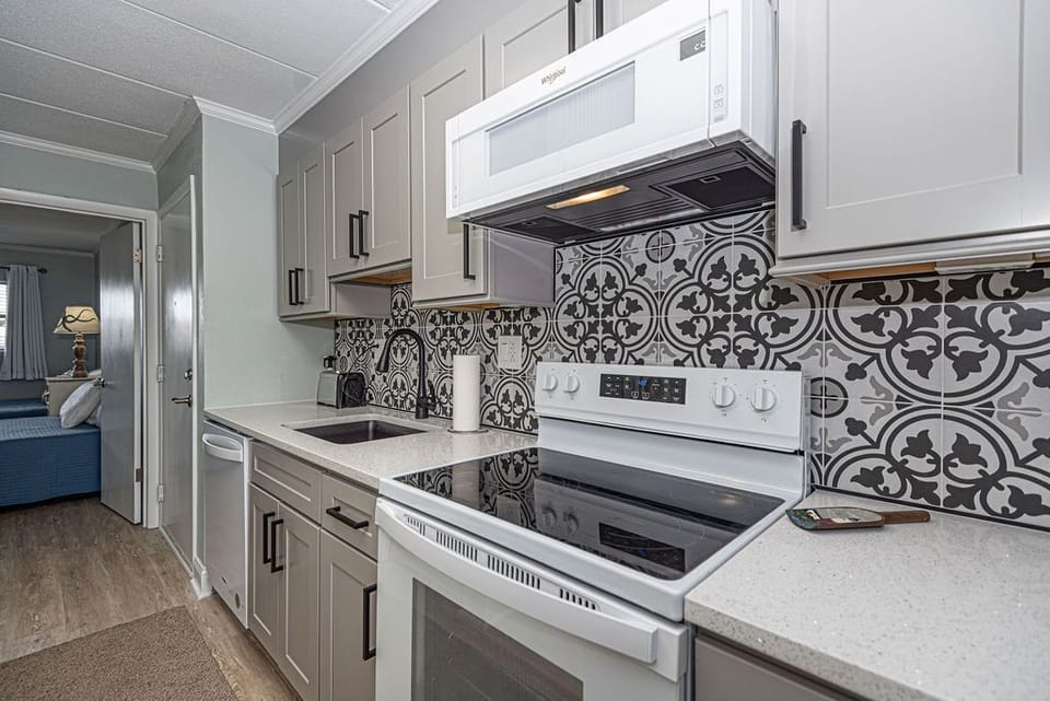 Oceanwalk 208- Kitchen