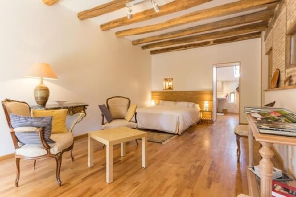 Double Room, Garden View (La Thibaude) | Individually decorated, individually furnished, desk, iron/ironing board