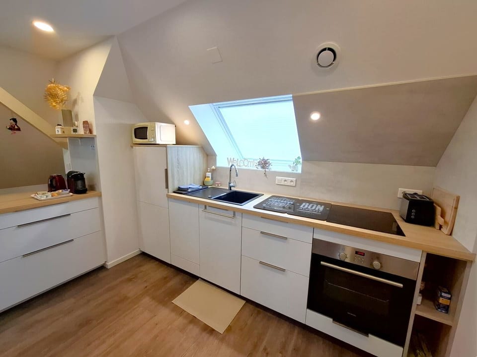 Comfort Studio (Josephine) | Private kitchen | Espresso maker, coffee/tea maker, electric kettle, paper towels