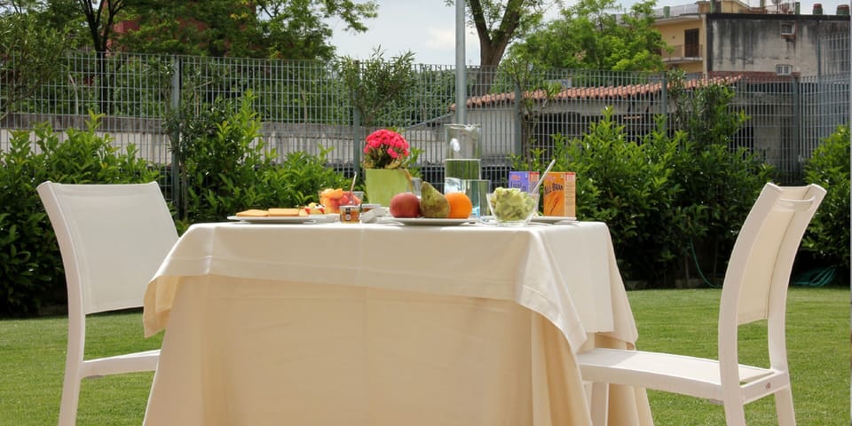 Lunch and dinner served
