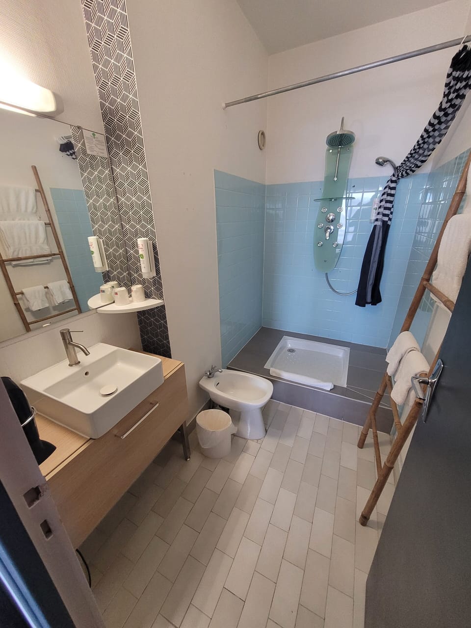 Rainfall showerhead, hair dryer, towels, soap