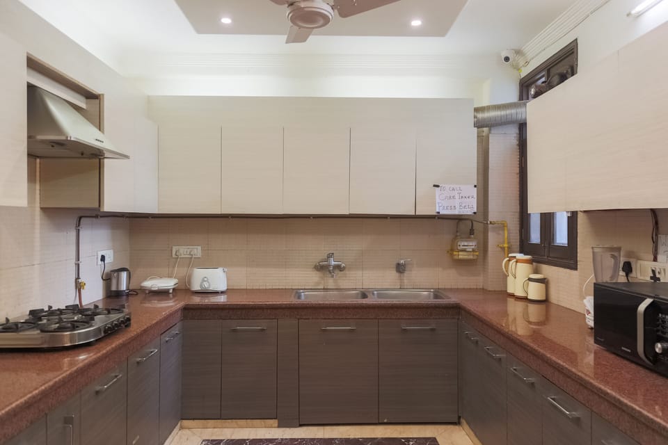 Classic Room | Shared kitchen | Shared fridge, microwave, stovetop, electric kettle