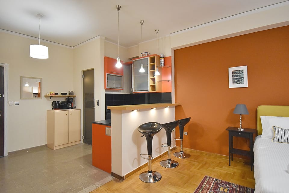 Apartment | 1 bedroom, hypo-allergenic bedding, individually decorated