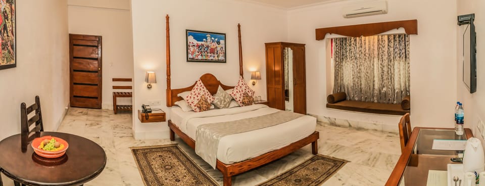 Super Deluxe Lake Facing Room | Premium bedding, desk, iron/ironing board, free WiFi