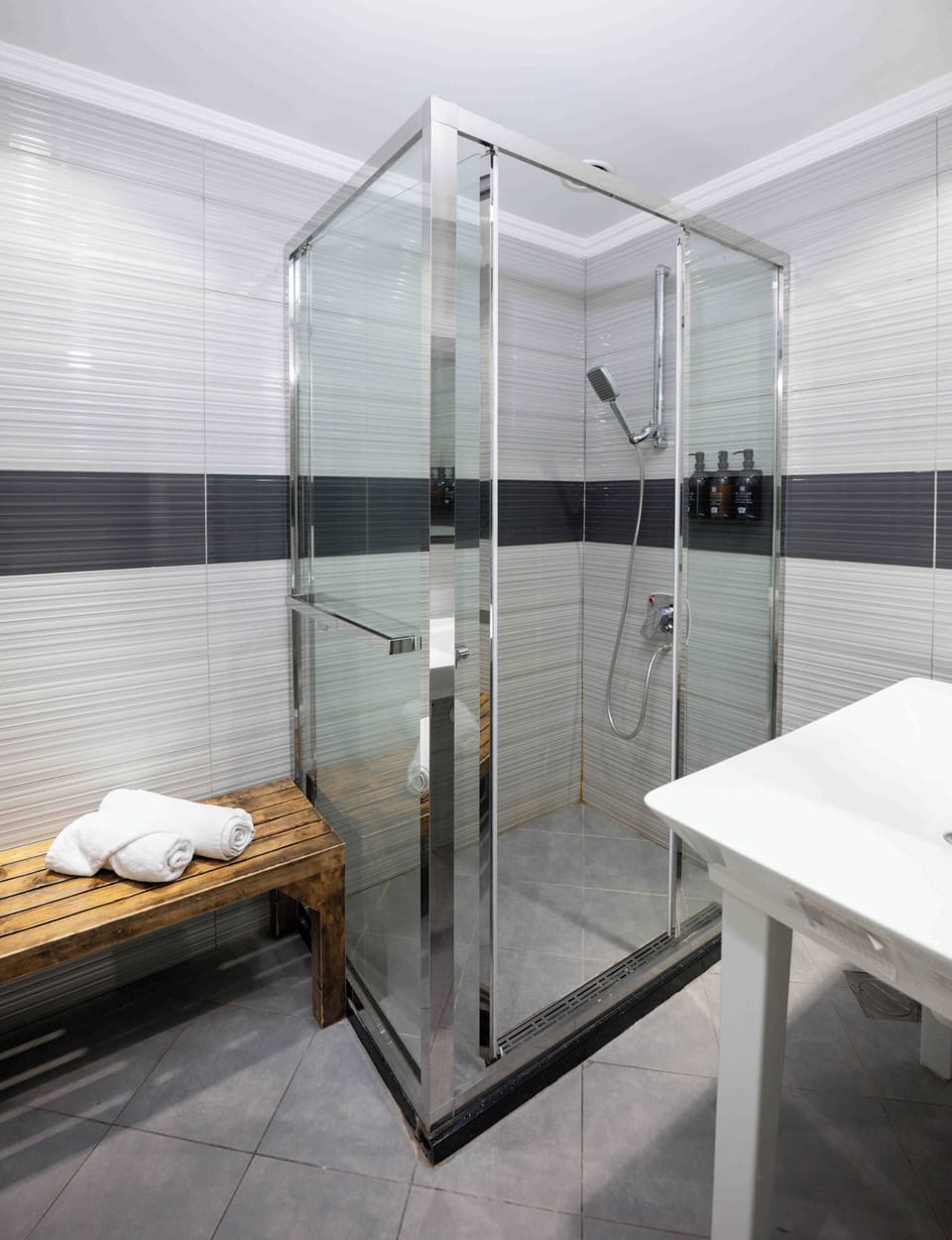 Bathroom shower