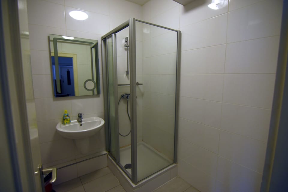 Townhome | Bathroom | Shower, hair dryer, towels, soap