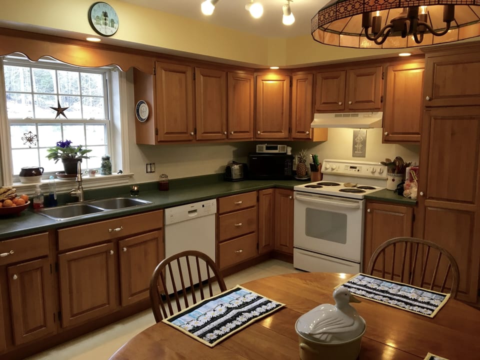 A fully equipped kitchen.