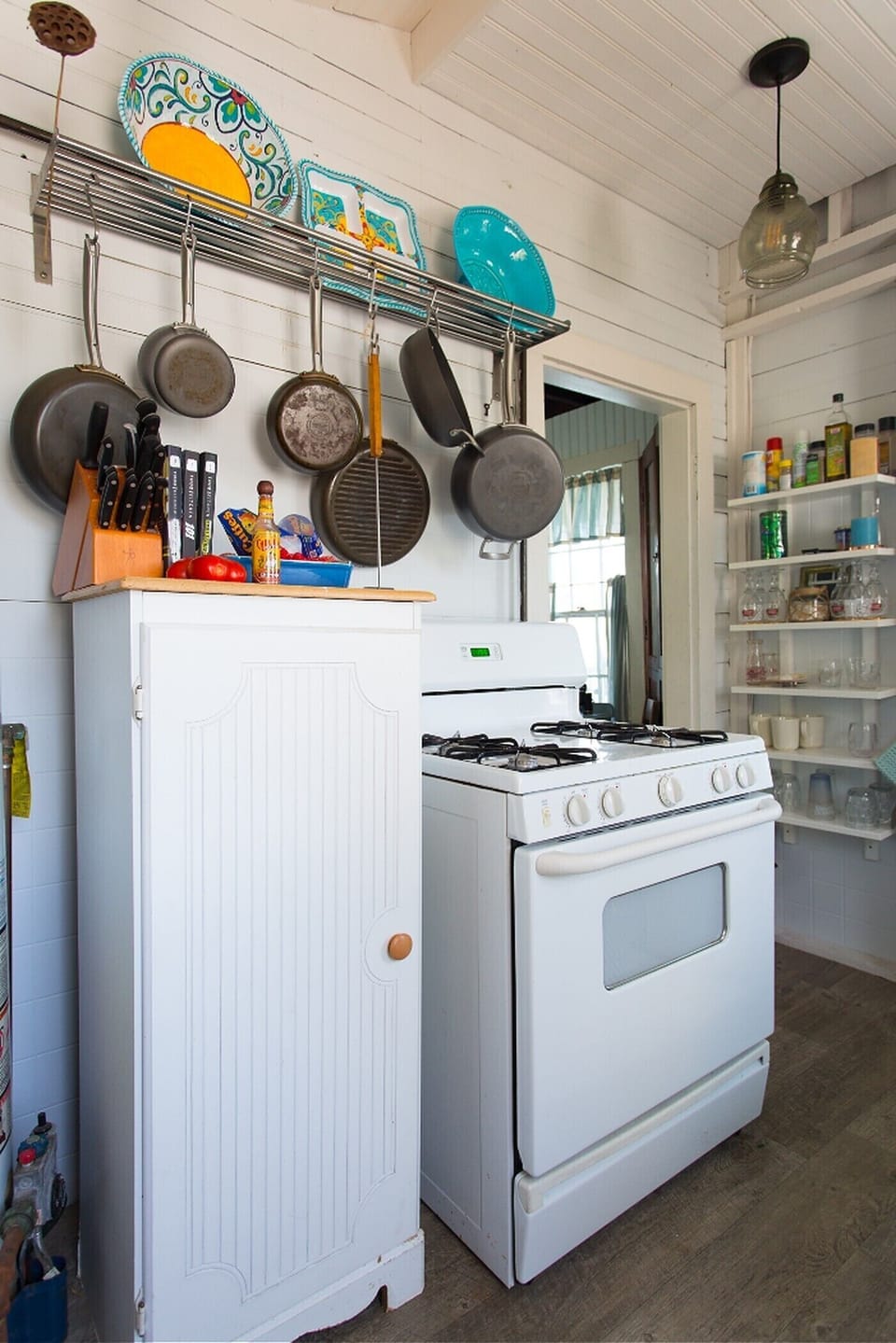 Gas stove and oven