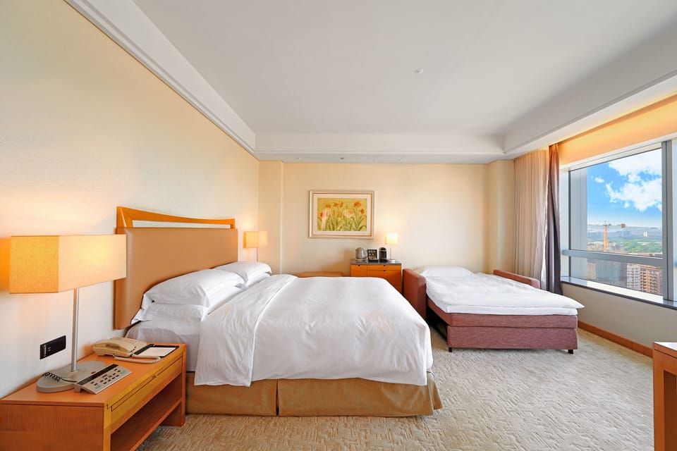 Family Room City View with Sofa Bed | Premium bedding, down comforters, pillowtop beds, in-room safe