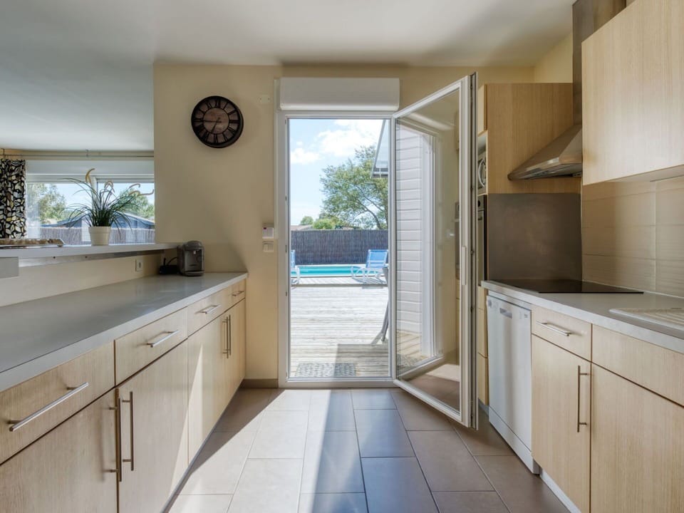 Flooring, Countertop, Floor, Furniture, Interior Design, Kitchen, Home, Apartment, Composite Material, Cabinetry
