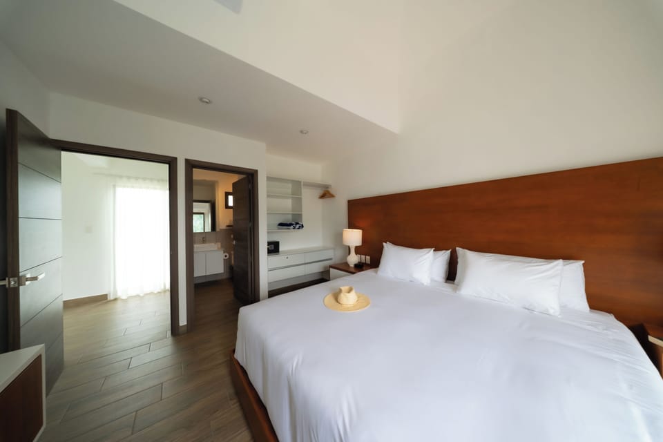 Down comforters, in-room safe, laptop workspace, blackout drapes