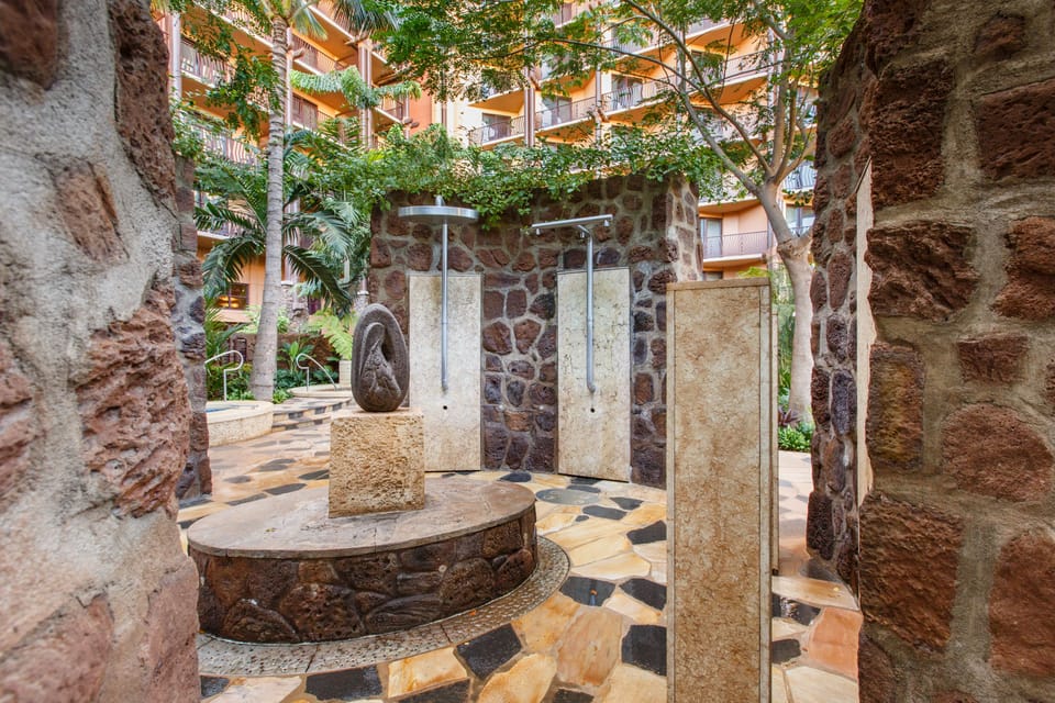 Couples treatment rooms, sauna, hot tub, steam room, body treatments
