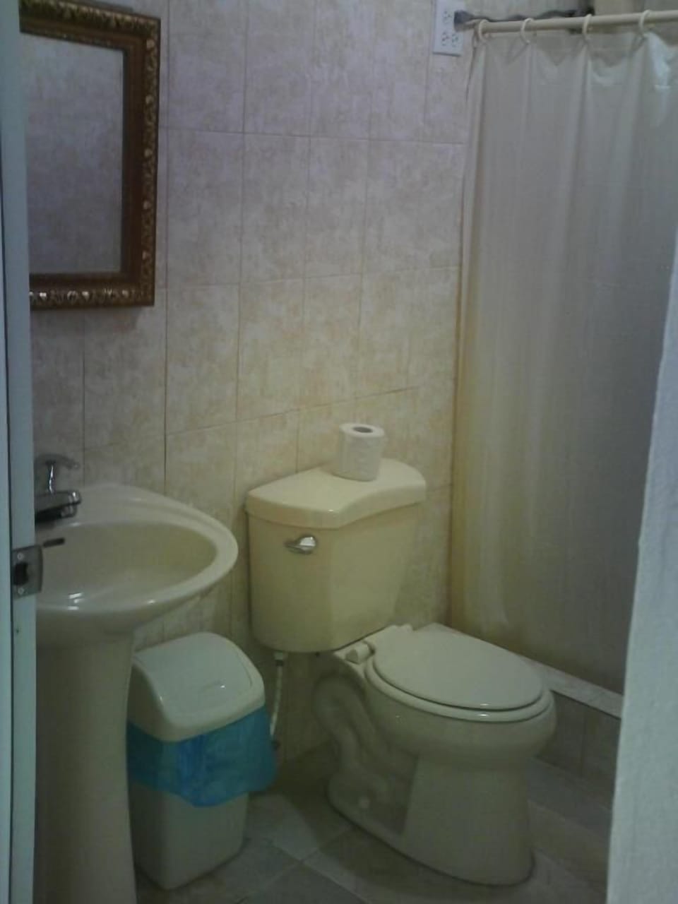 Shower, towels