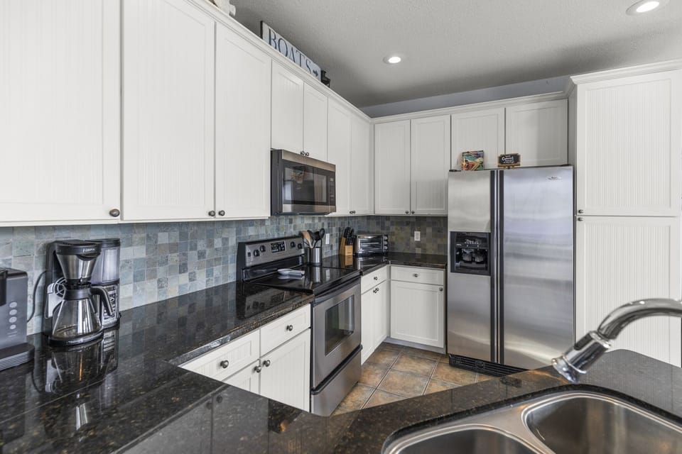 Cook a fabulous family meal in our fully equipped Kitchen. 