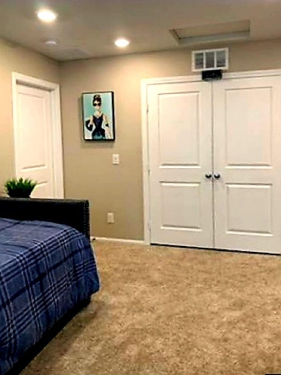 Looking toward Laundry Closet