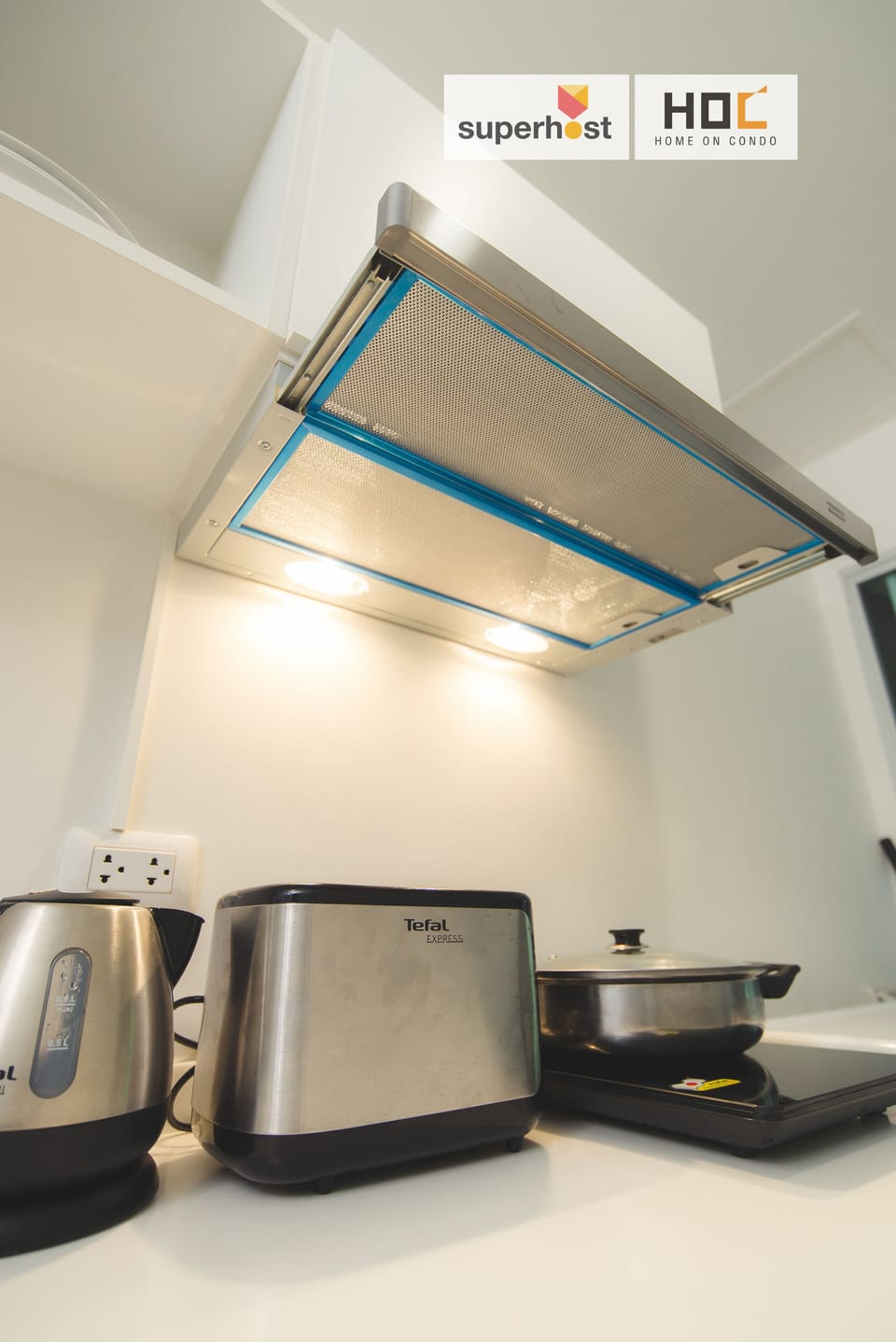 Full-size fridge, microwave, stovetop, electric kettle