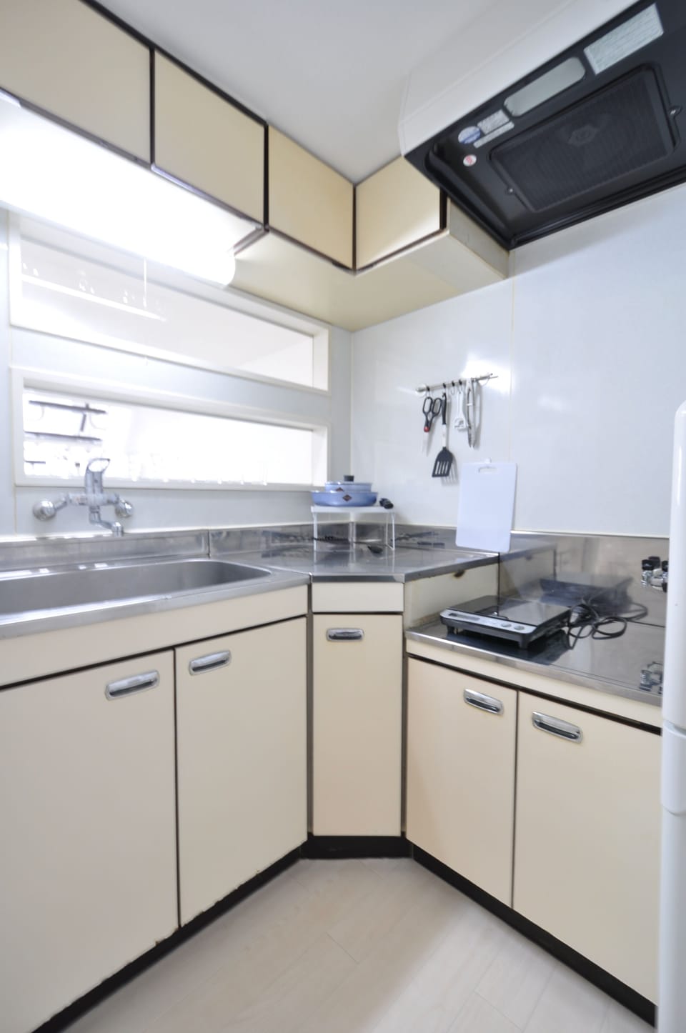 2 Bedrooms Apartment | Private kitchenette | Fridge, microwave, stovetop, electric kettle