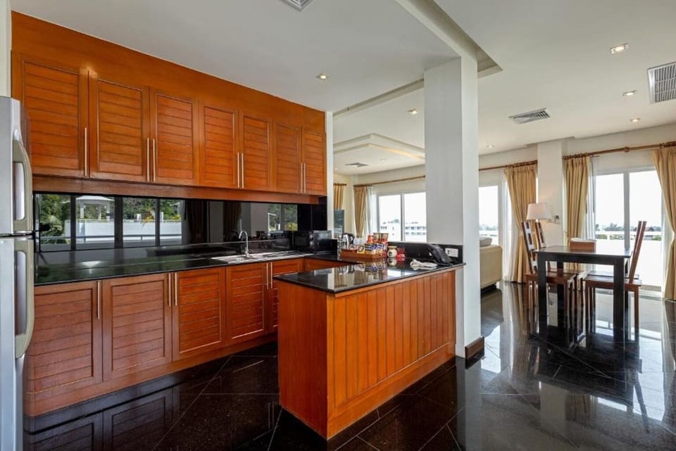 Studio Penthouse with Jacuzzi | Private kitchen | Fridge, coffee/tea maker, electric kettle