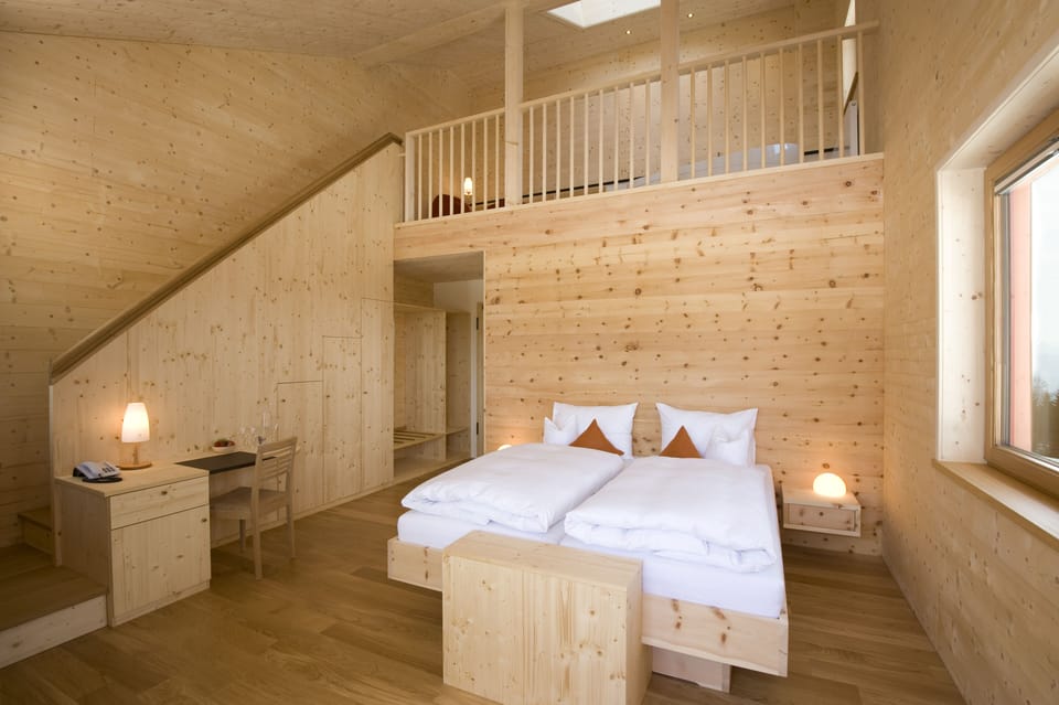 Gallery Suite, Bathtub, Mountain View | Premium bedding, in-room safe, individually decorated