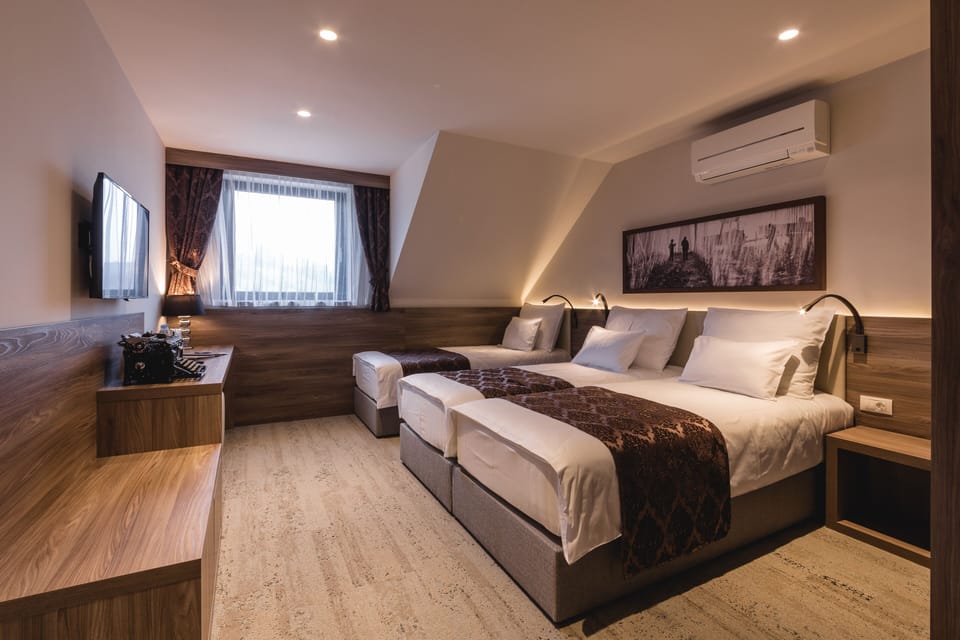 Standard Triple Room | Hypo-allergenic bedding, in-room safe, desk, soundproofing