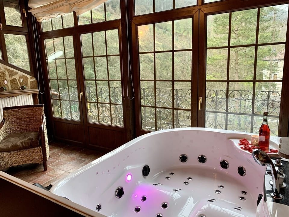 Premium Suite, Hot Tub (Terraza) | Indoor spa tub