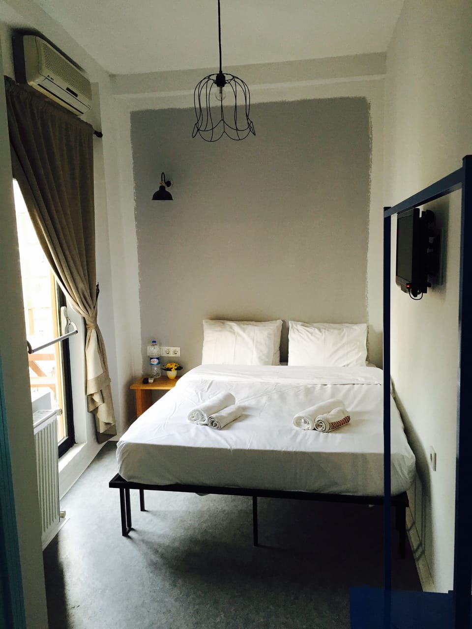 Hypo-allergenic bedding, pillowtop beds, blackout drapes