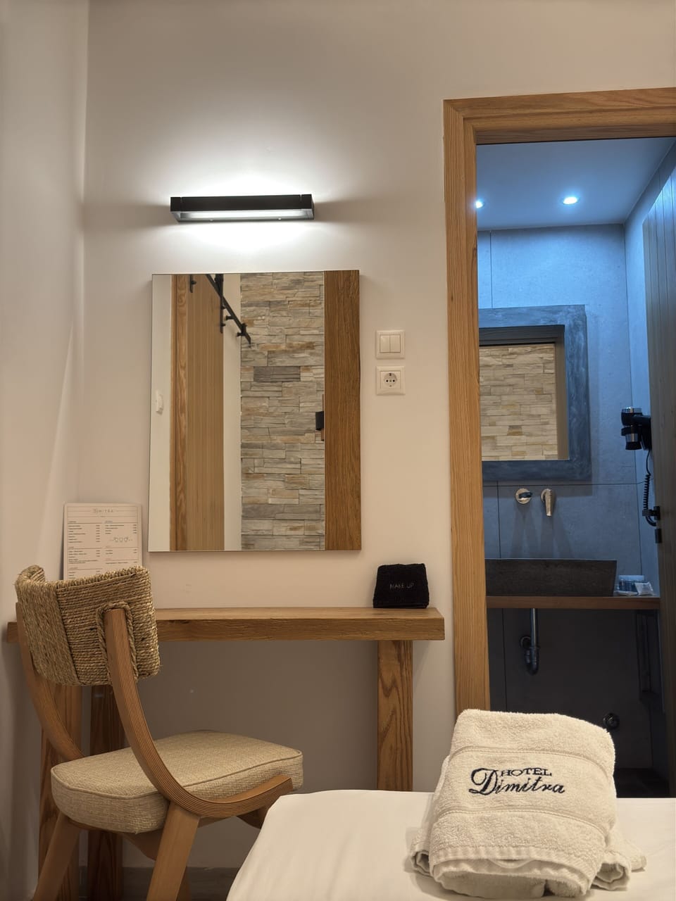 Egyptian cotton sheets, in-room safe, desk, soundproofing