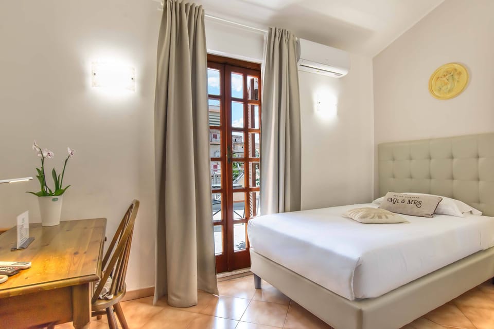 Comfort Single Room | Premium bedding, minibar, desk, laptop workspace