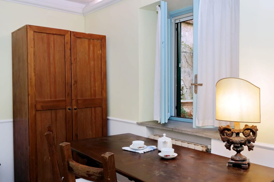 Studio, 1 Bedroom | In-room dining