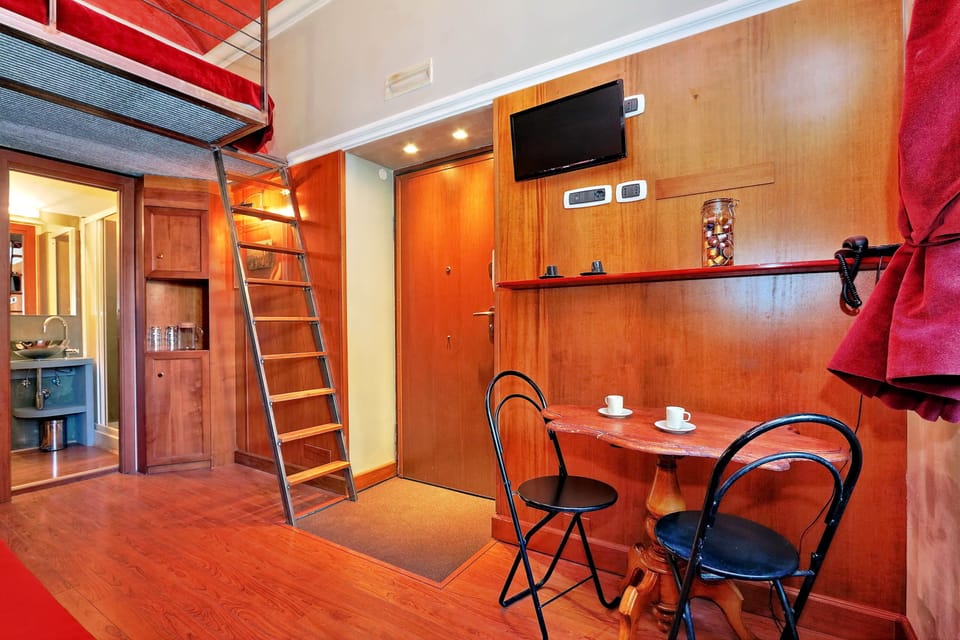 Studio | In-room dining