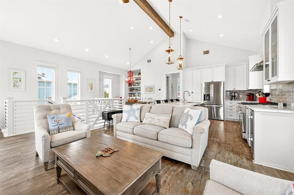 2nd Floor, Living Room