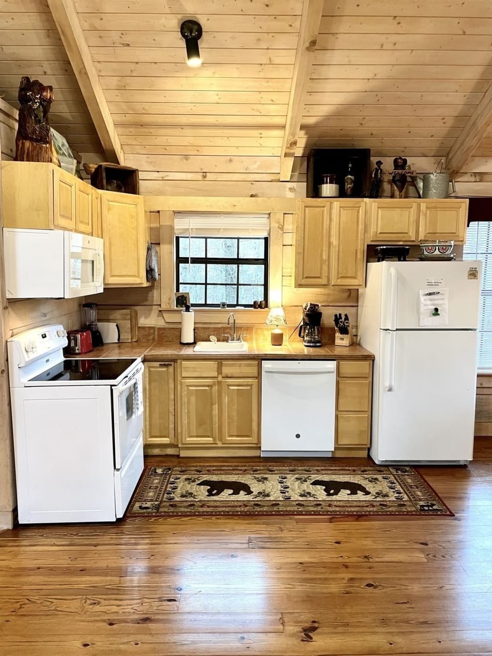 Studio | Private kitchen | Fridge, oven, coffee/tea maker, toaster