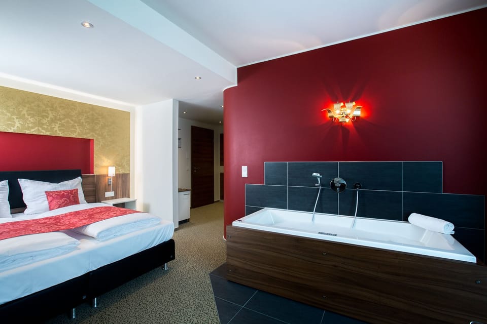 Junior Double Room | Hypo-allergenic bedding, minibar, in-room safe, desk