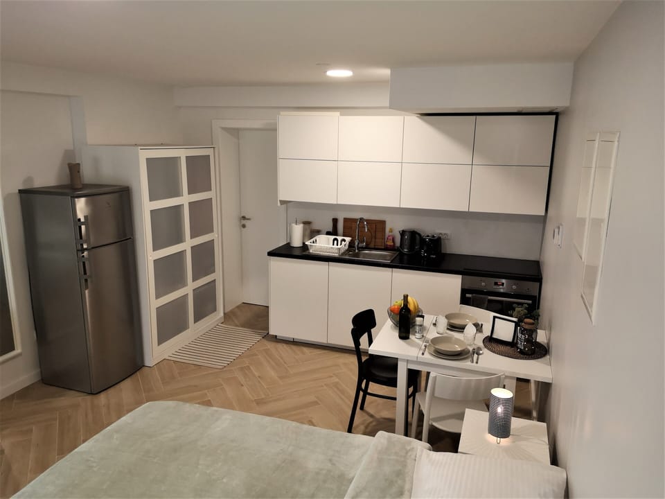 Deluxe Studio Suite | Premium bedding, minibar, soundproofing, free WiFi