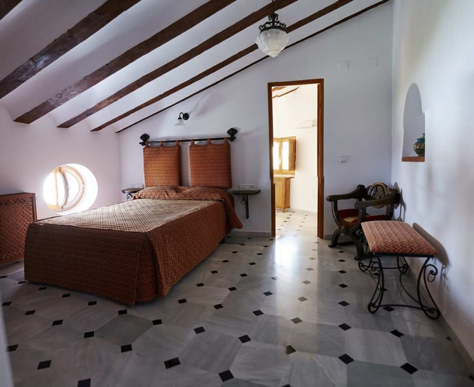Suite | Premium bedding, down comforters, laptop workspace, iron/ironing board