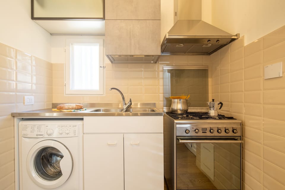 Comfort Apartment, 1 Bedroom | Private kitchen | Fridge, oven, stovetop, espresso maker