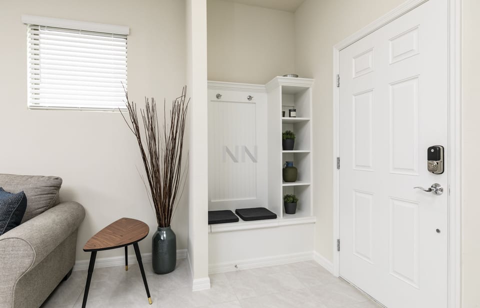 Start your vacation off right in our convenient mudroom!