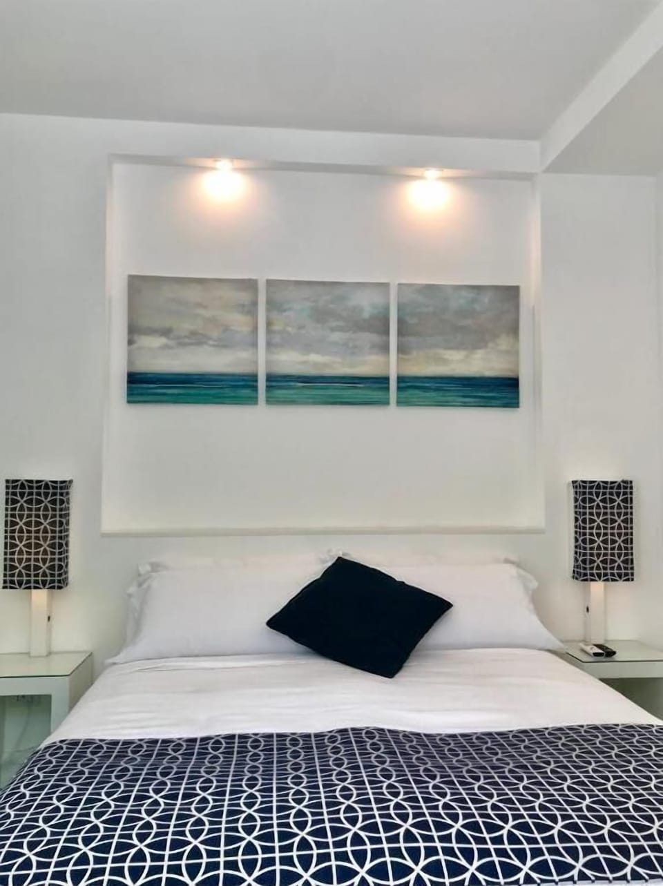 Deluxe Double Room | Desk, blackout drapes, iron/ironing board, free WiFi