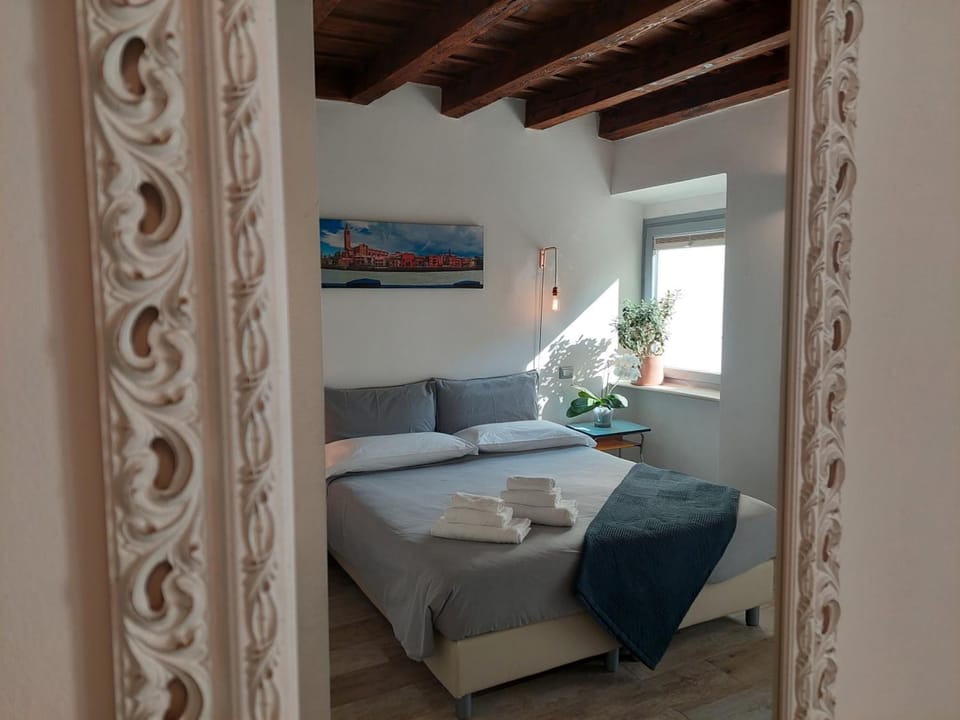 Individually decorated, individually furnished, soundproofing, free WiFi